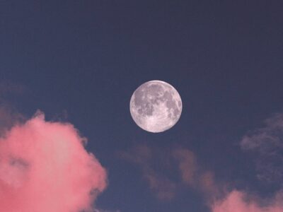 Aesthetic Cute Moon Wallpaper